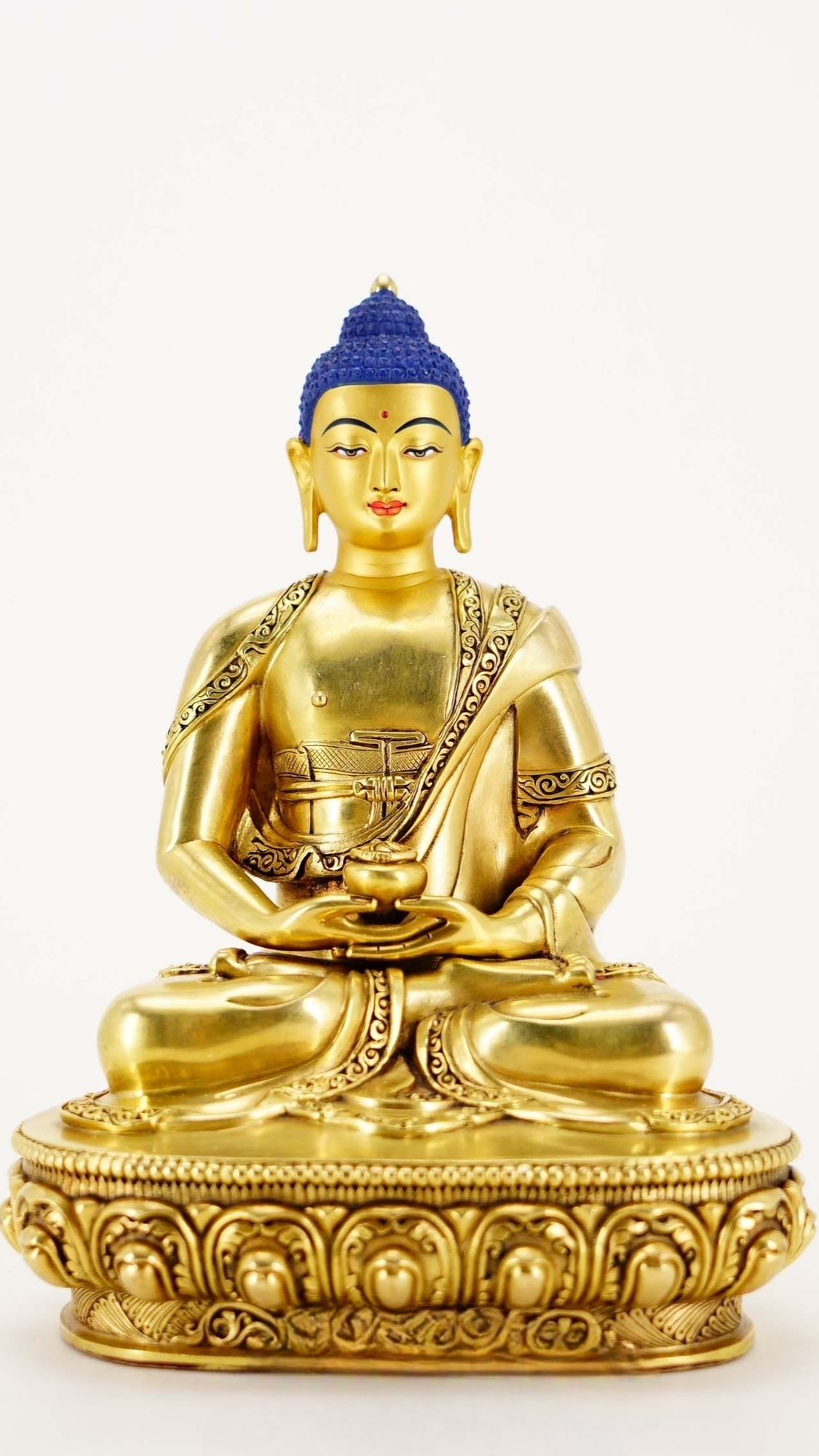 Alt Text: Tibetan Buddhist Three Lives Buddha statue, handcrafted with gilding and mineral pigments, embodying the wisdom of past, present, and future Buddha teachings.