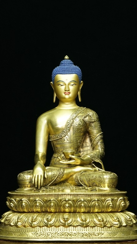 Alt Text: Handcrafted triple Buddha statue with gilded craftsmanship and mineral paint, perfectly representing the essence of Tibetan Buddhist art.