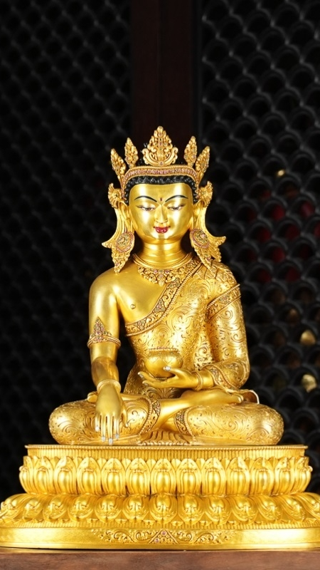 Gilded Shakyamuni Buddha statue in Tibetan Buddhist Statue-Art, hand-painted with mineral pigments, sacred handmade artwork