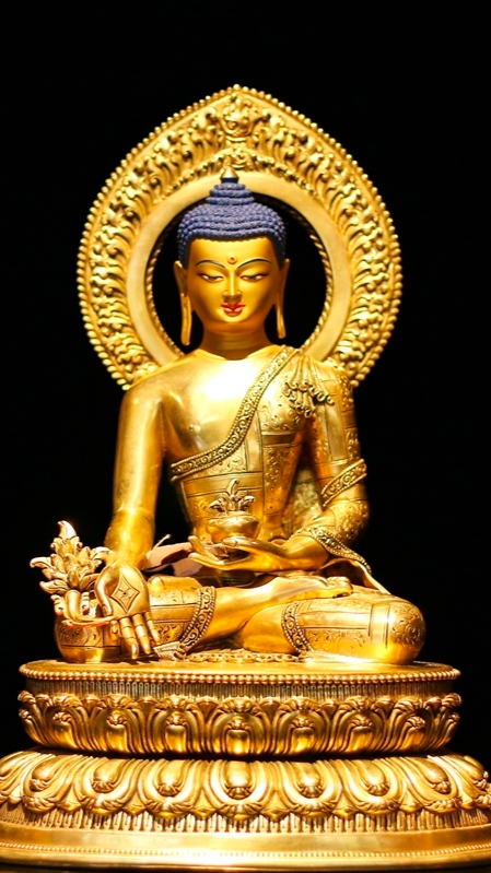 Alt Text: This handcrafted Tibetan Buddhist Three Buddhas statue features gilding and mineral paints, embodying wisdom, compassion, and peace, an ideal choice for religious faith and art collections.