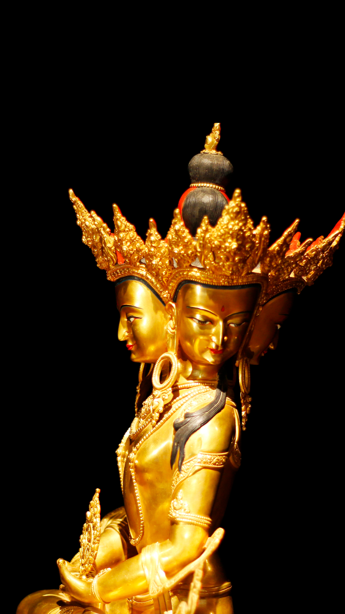 Tibetan Buddhist Vairocana Buddha Statue-Art, gilded and hand-painted with mineral pigments, sacred Tibetan Buddhist statues of universal wisdom