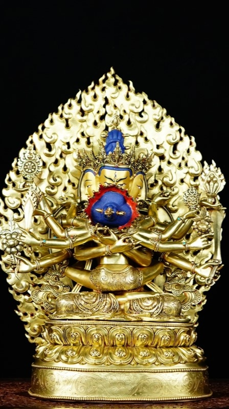Alt Text: "Dense Vajra Buddha Statue in Tibetan Buddhist style, handcrafted with gold gilding and mineral pigments, a stunning example of Tibetan Buddha Statue Art."