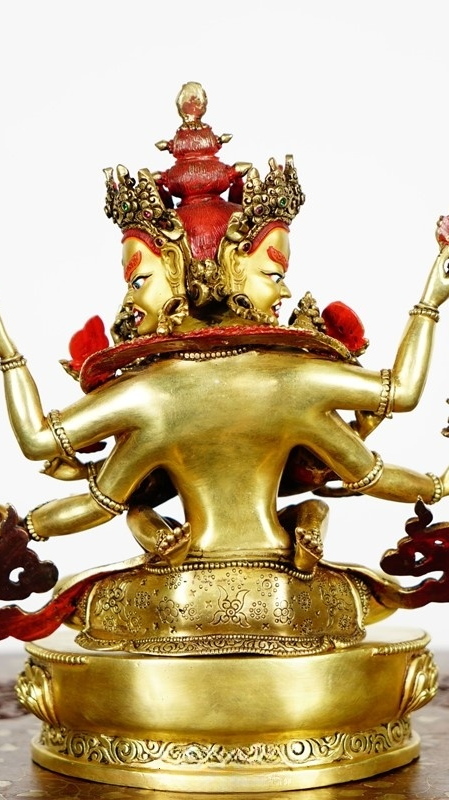 Fine handcrafted Tibetan Buddhist Vajra Buddha statue, combining gilded craftsmanship and mineral pigments, displaying the unique charm of Buddha art.