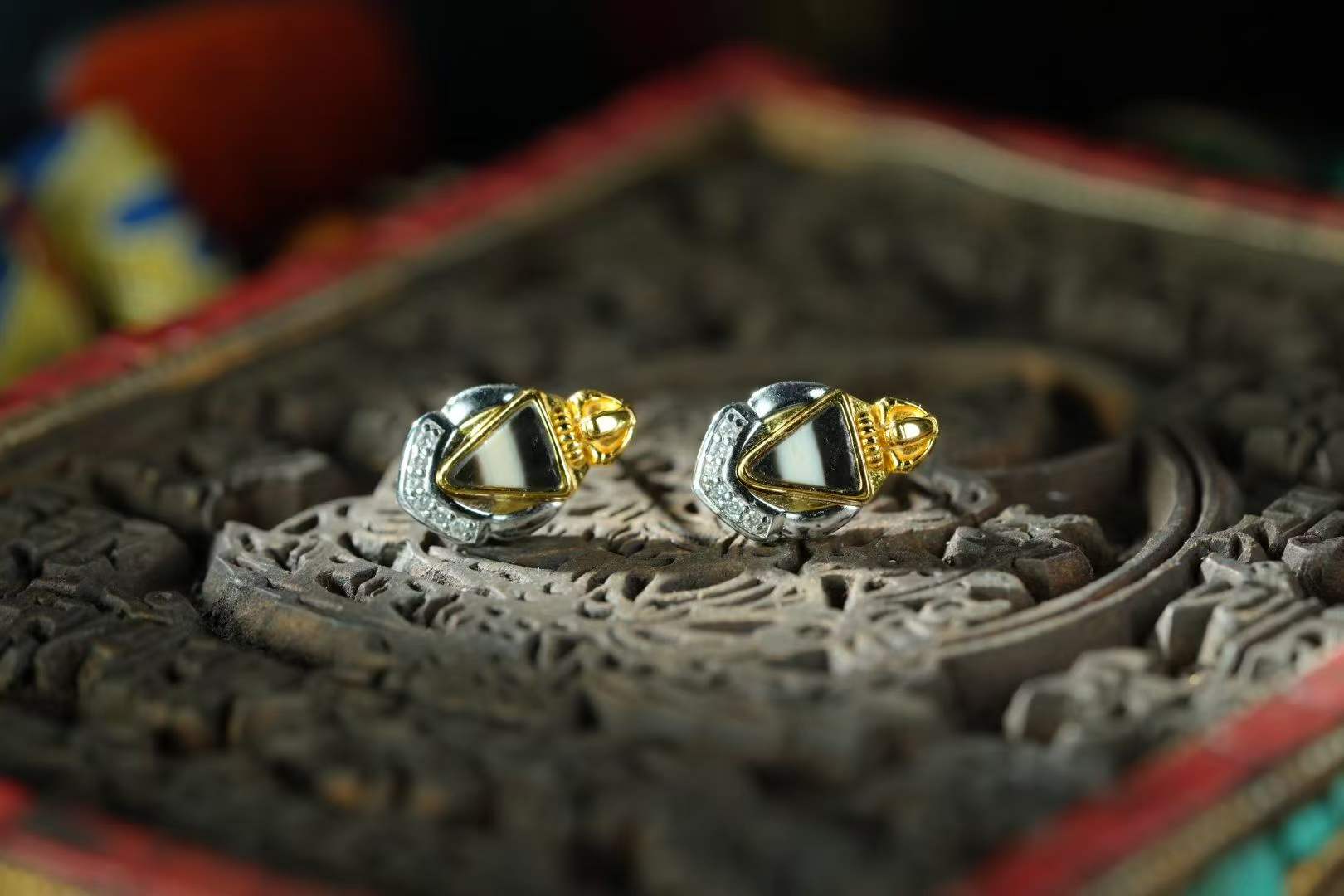 "Tibetan Buddhist Vajra Peg Earrings - Unique S925 Silver Pendant Art"