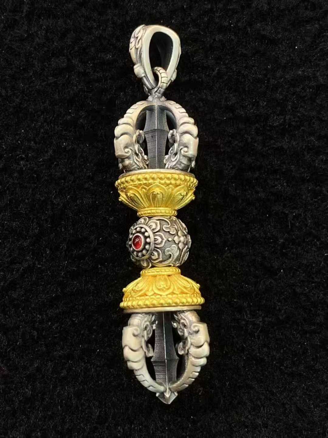 S925 Vajra pendant inspired by Tibetan sacred jewelry traditions.