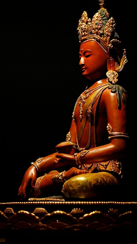 Tibetan Zhanabazar Shakyamuni Buddha Statue – Handmade with Mineral Paint – Ideal for Buddhist Art Collections and Meditation Rooms